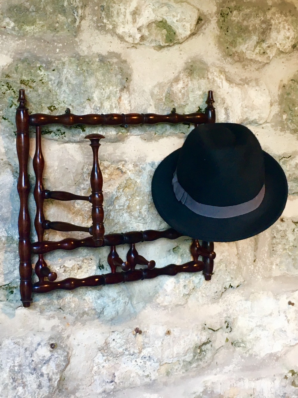 Wall-mounted hat & coat rack View XVI