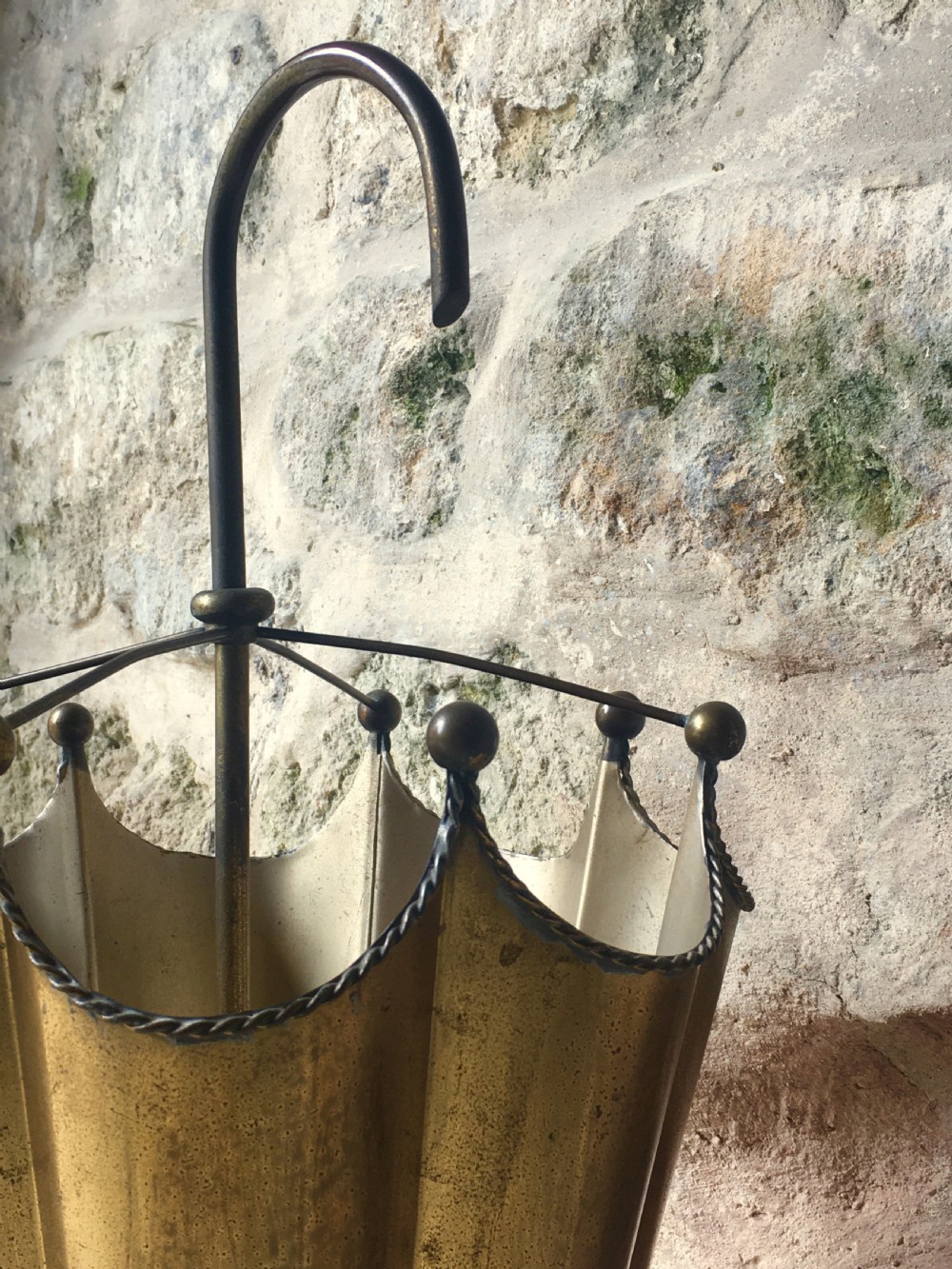 Gilt-finish umbrella/stick stand  View IX