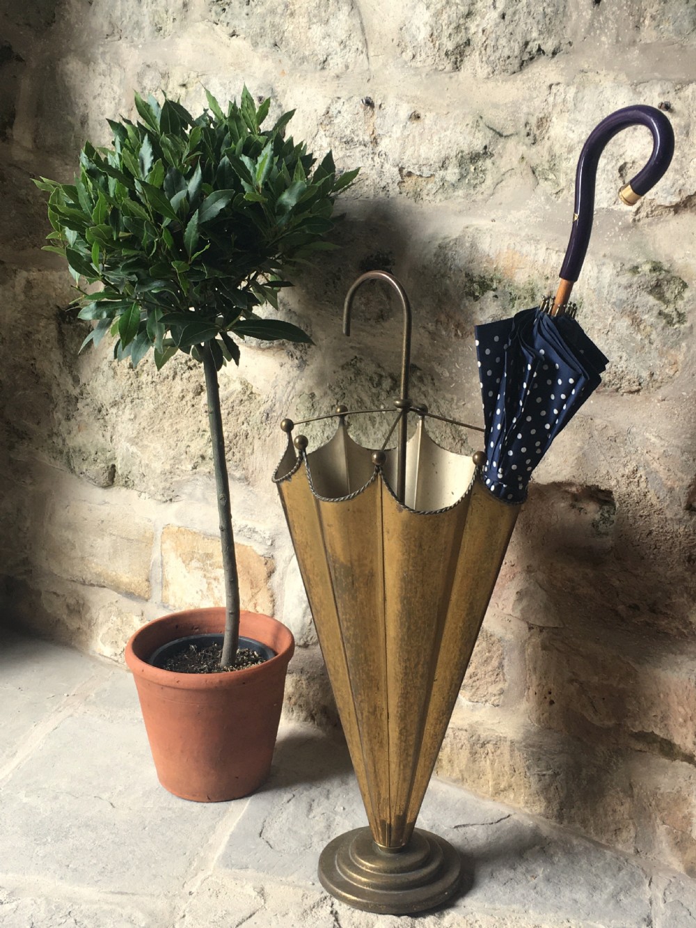 Gilt-finish umbrella/stick stand  View XVIII