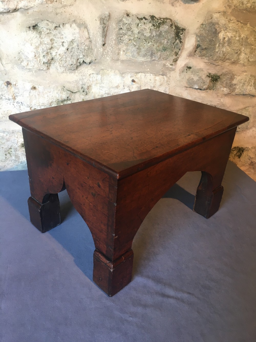 Low Gothic Table View III
