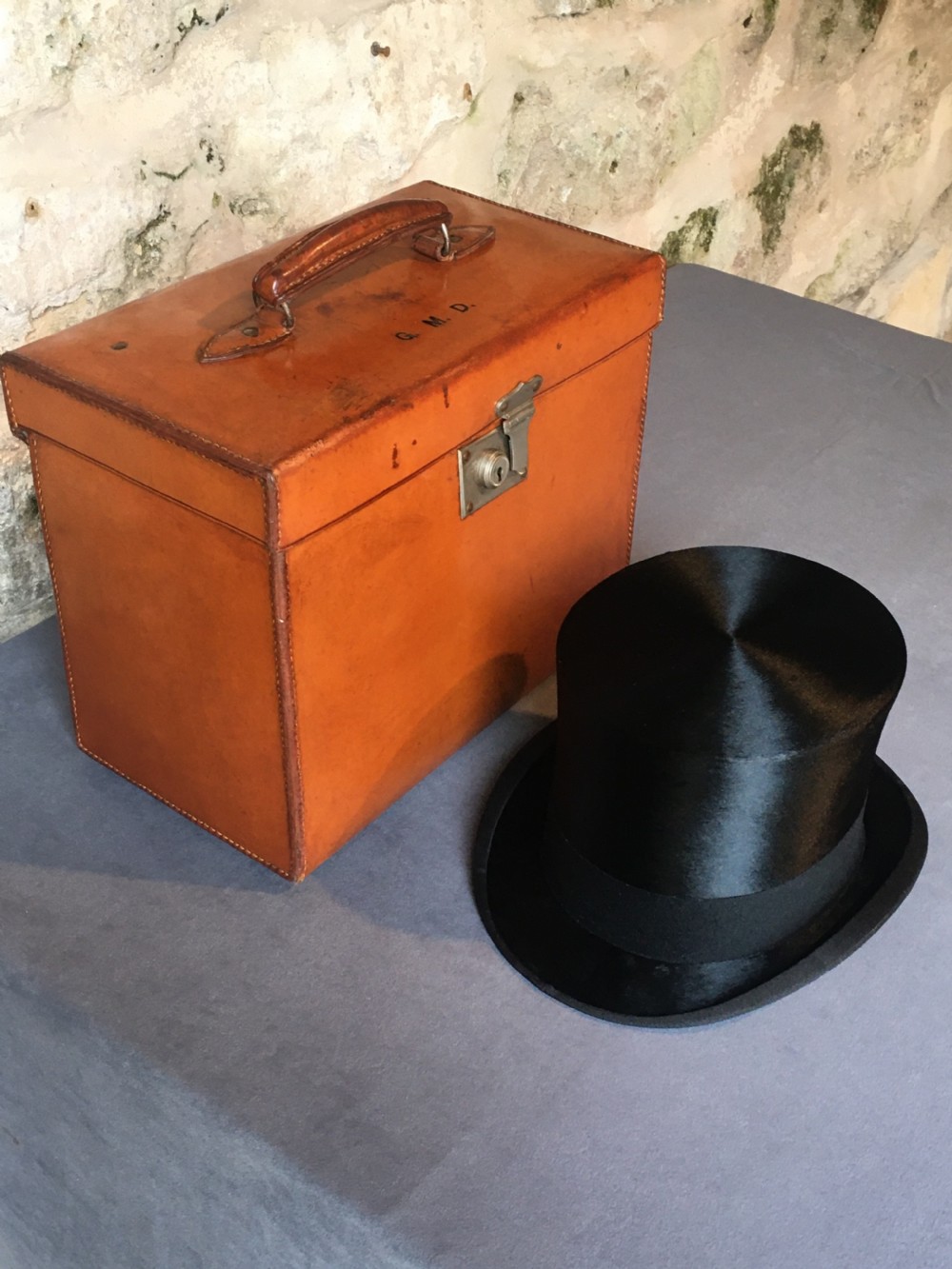 Silk top hat & box in superb condition  View IV