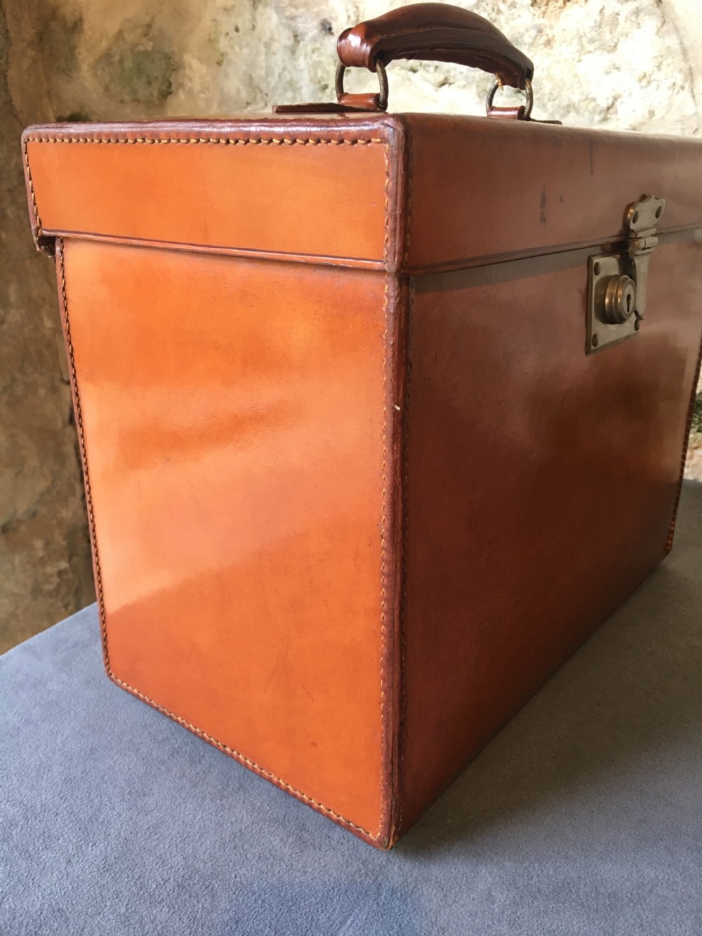 Silk top hat & box in superb condition  View XIII