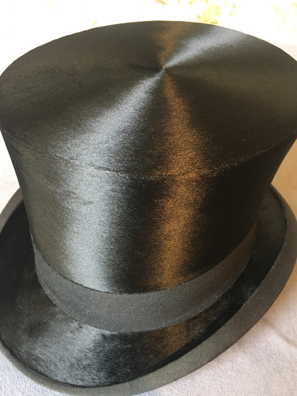 Silk top hat & box in superb condition  View XXIV