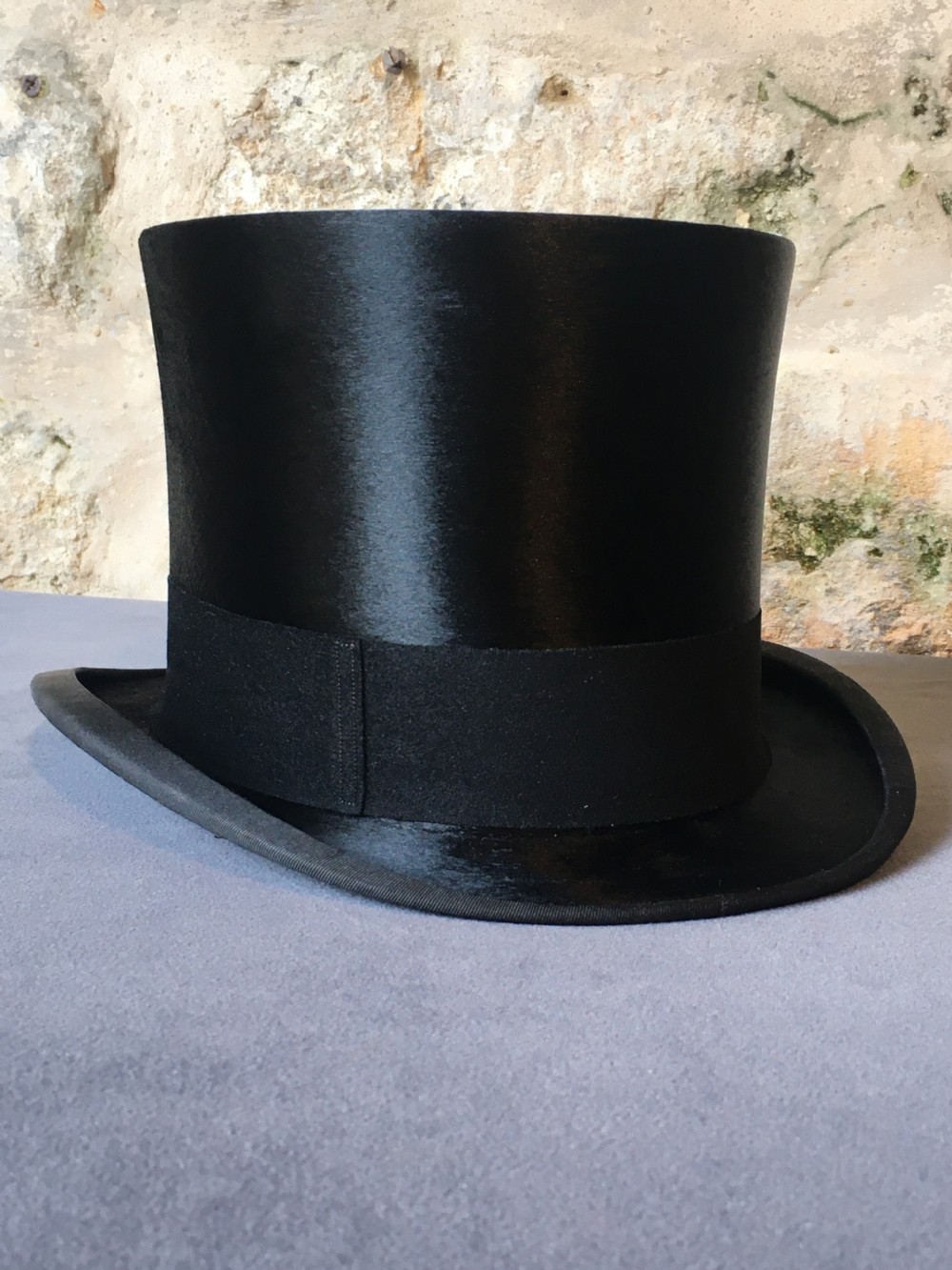 Silk top hat & box in superb condition  View XXVI