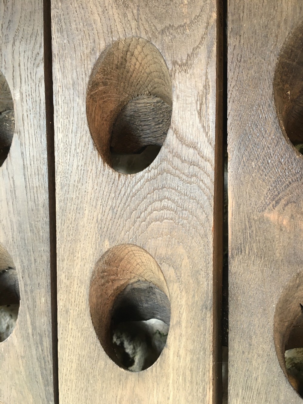 Wall-hanging solid oak wine rack View XX