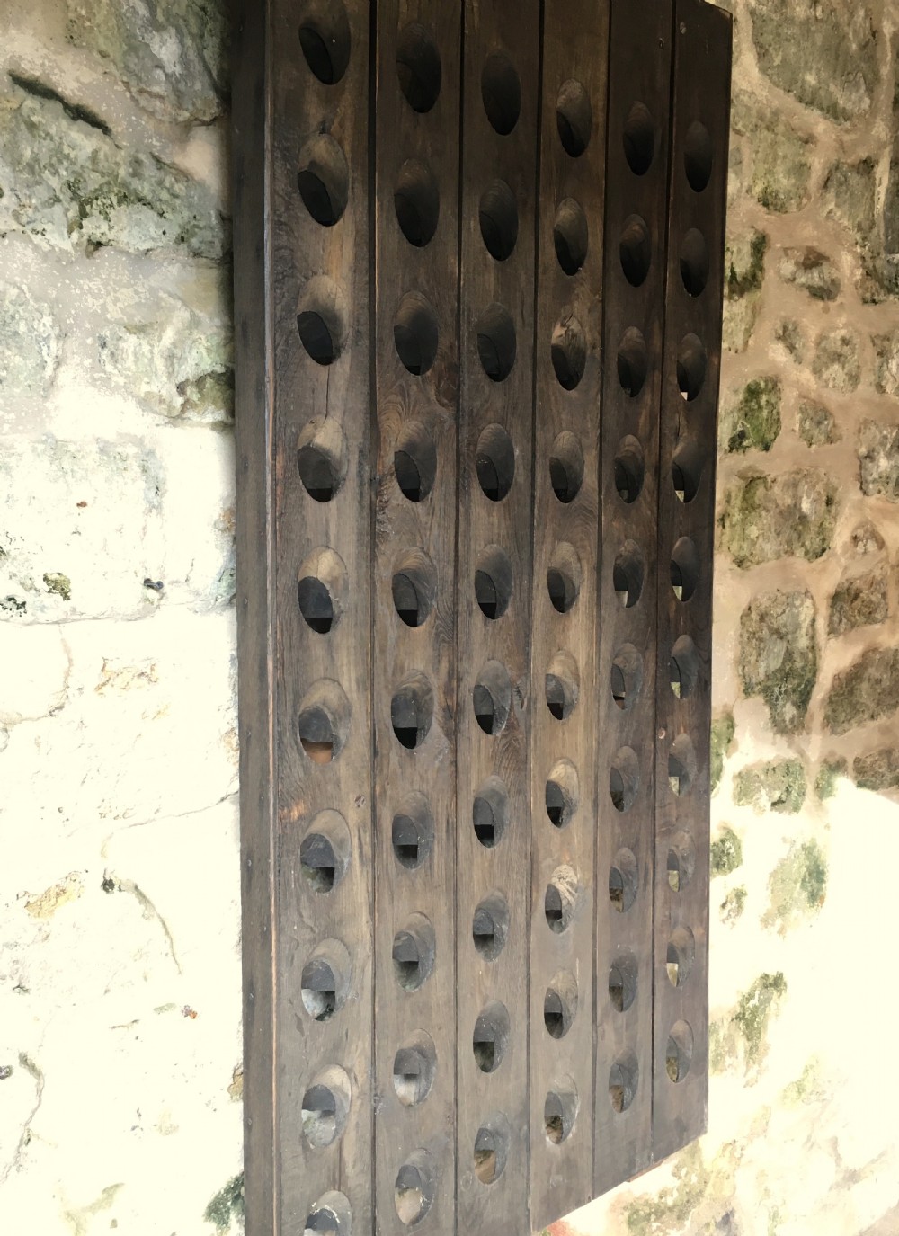 Wall-hanging solid oak wine rack View XXIII