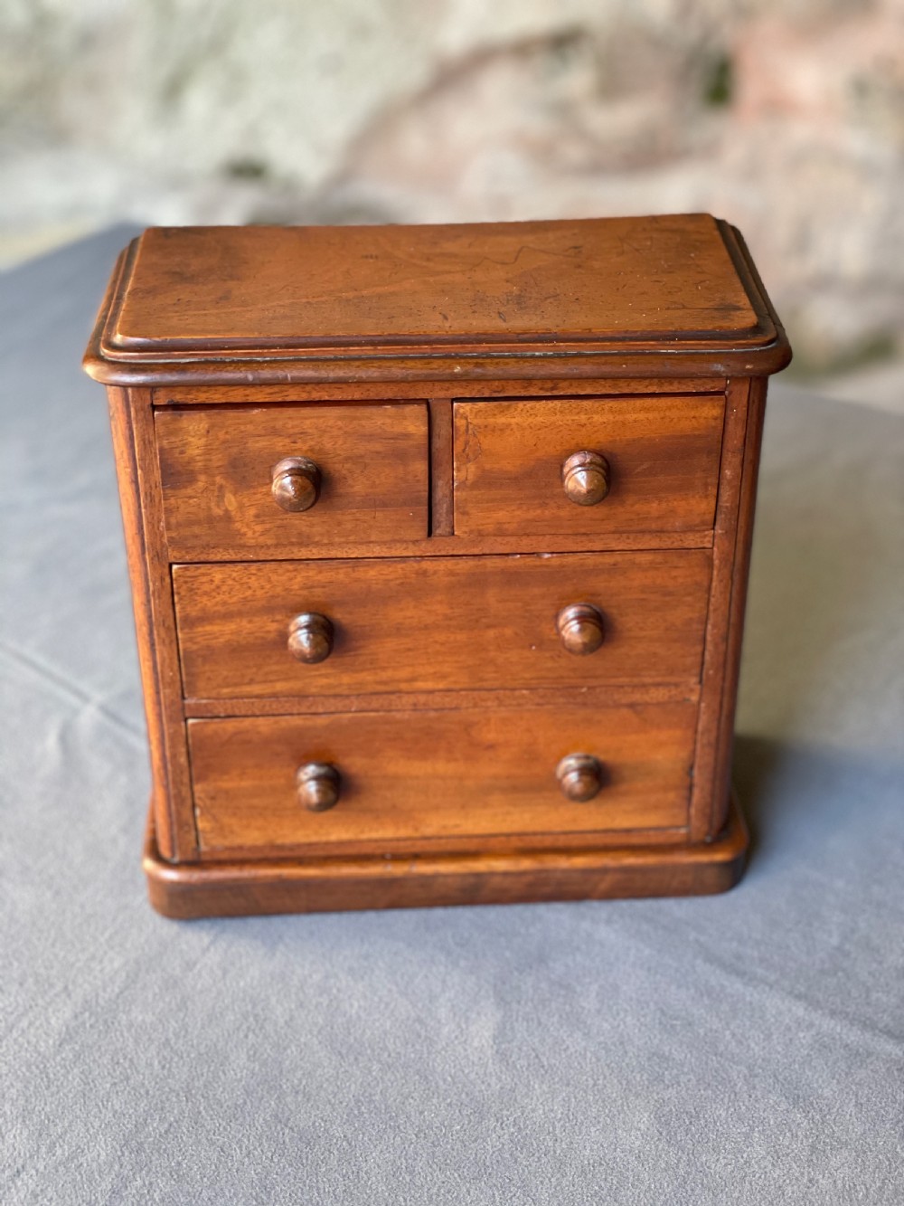 Jewellery box as a miniature chest of drawers View IV