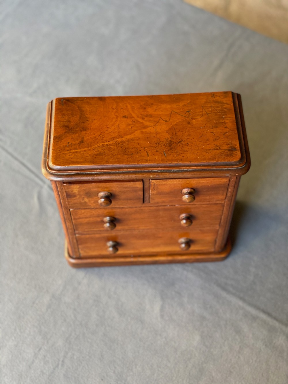 Jewellery box as a miniature chest of drawers View V