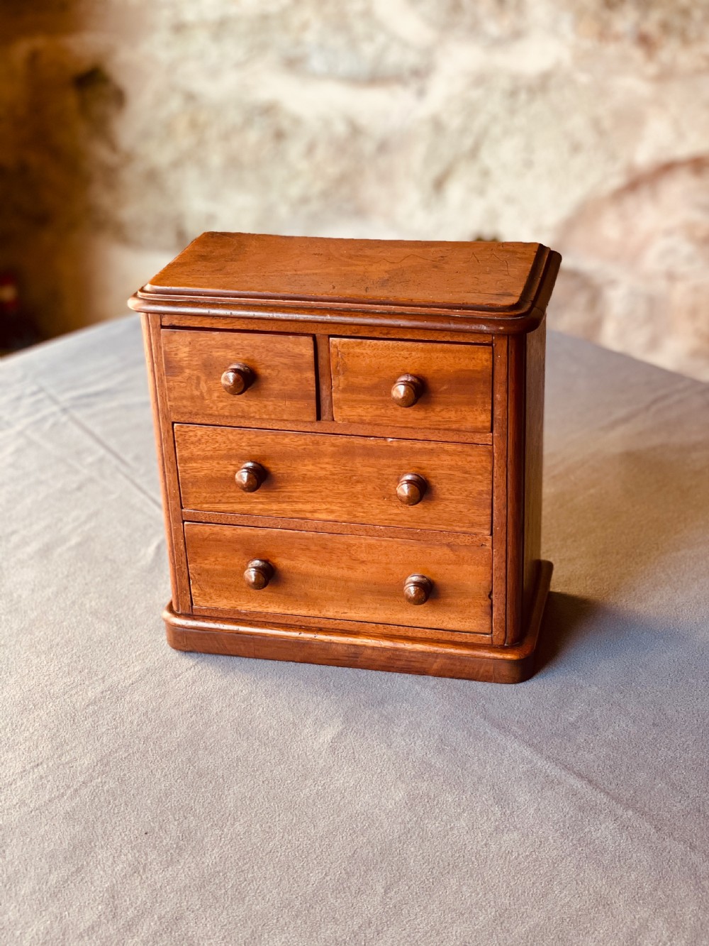 Jewellery box as a miniature chest of drawers View VI
