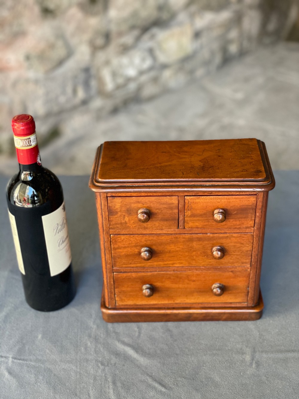 Jewellery box as a miniature chest of drawers View XVI