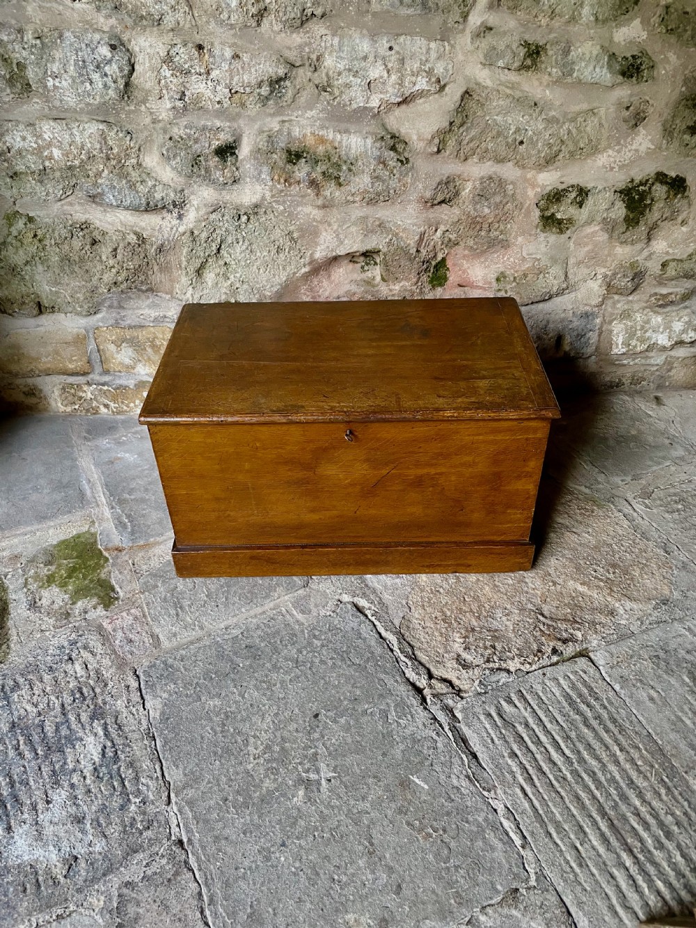 Storage trunk box View II