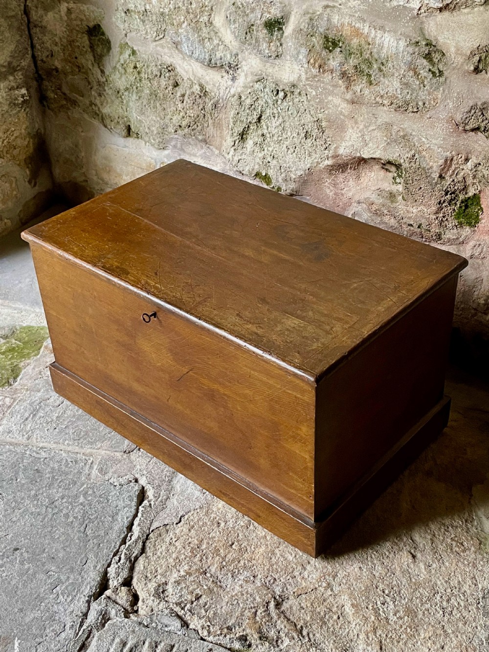 Storage trunk box View III