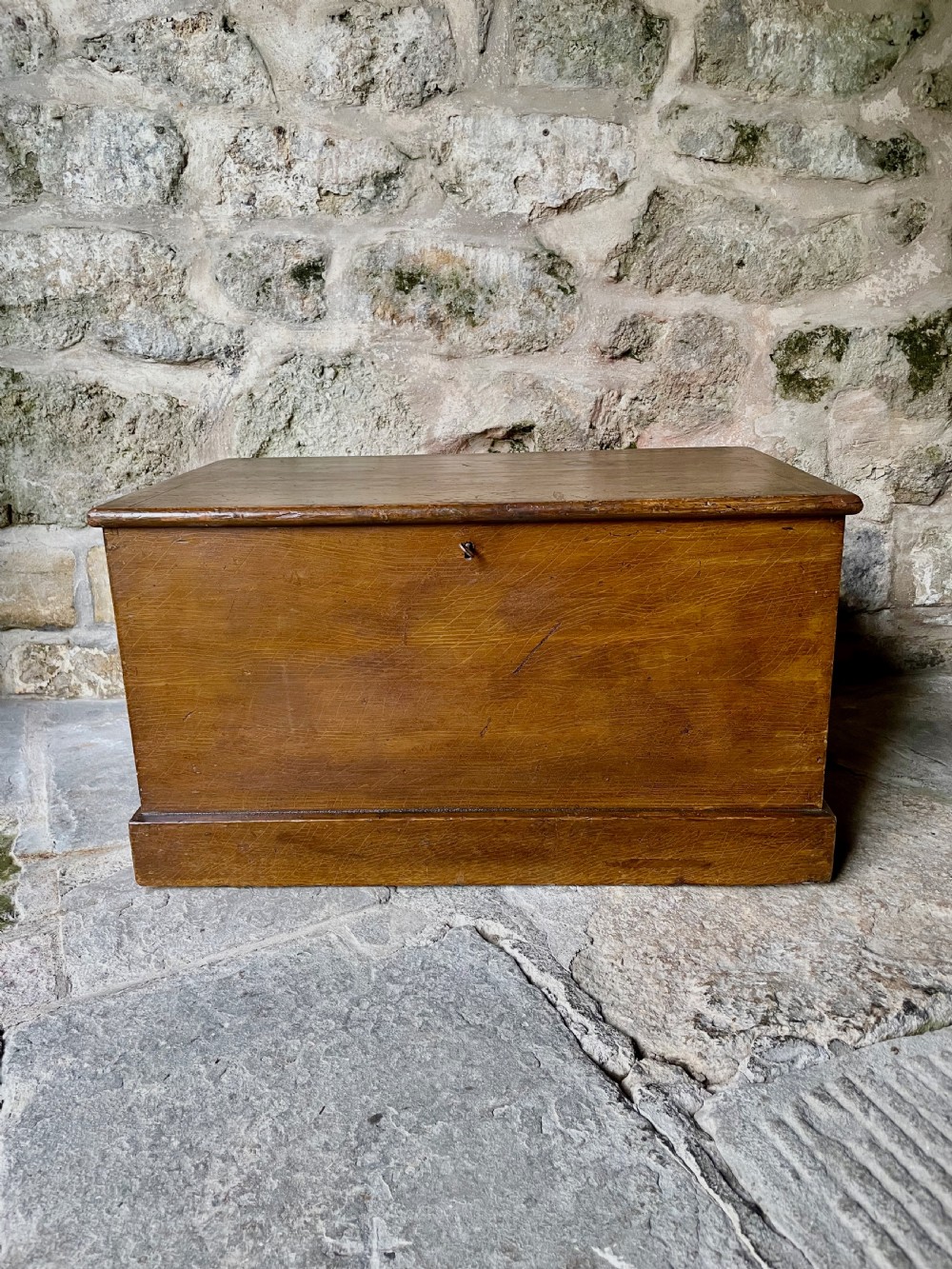 Storage trunk box View IV