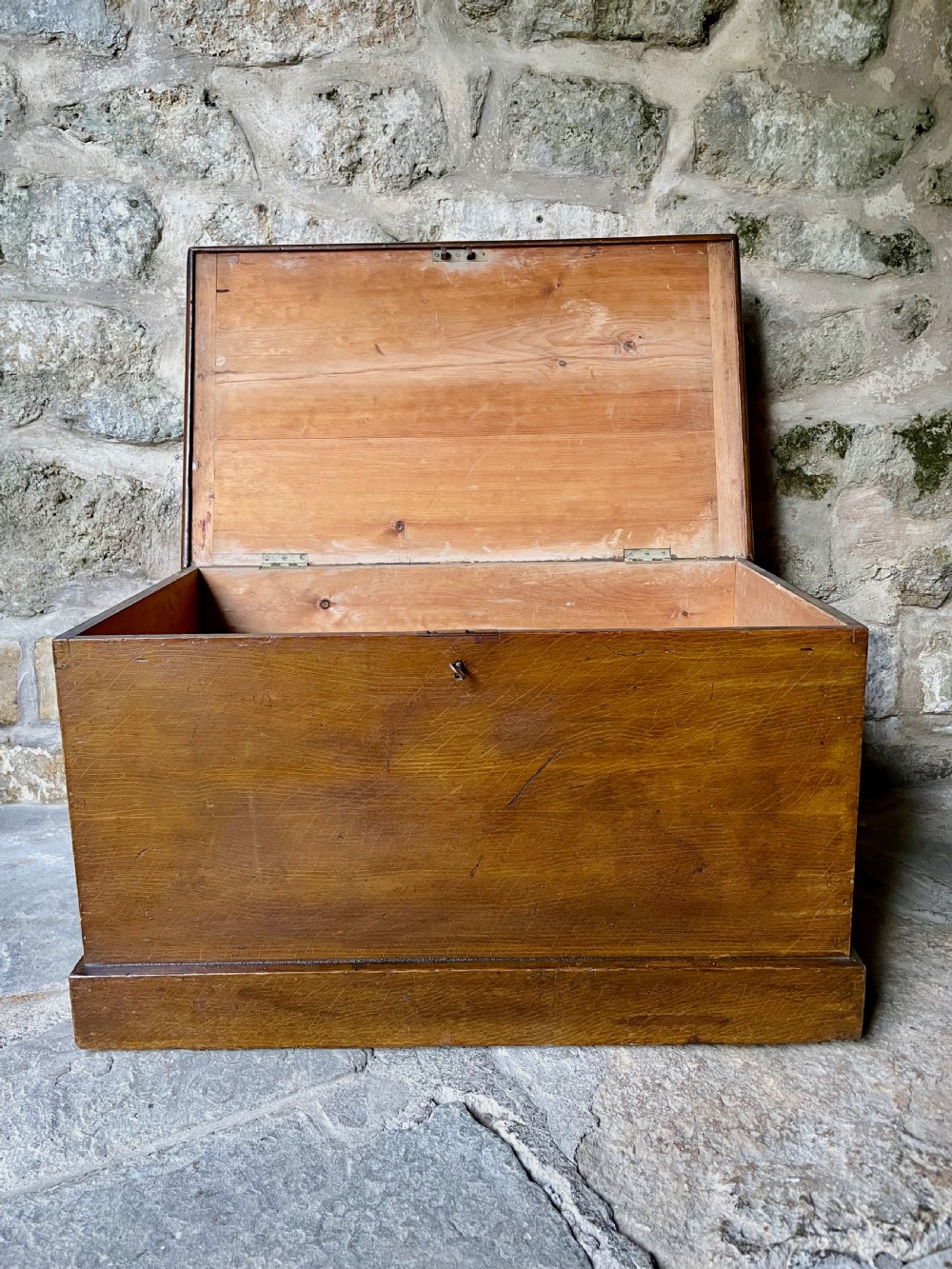 Storage trunk box View IX