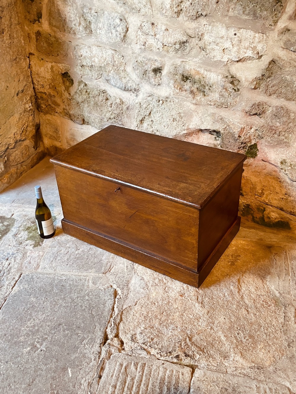 Storage trunk box View XXI