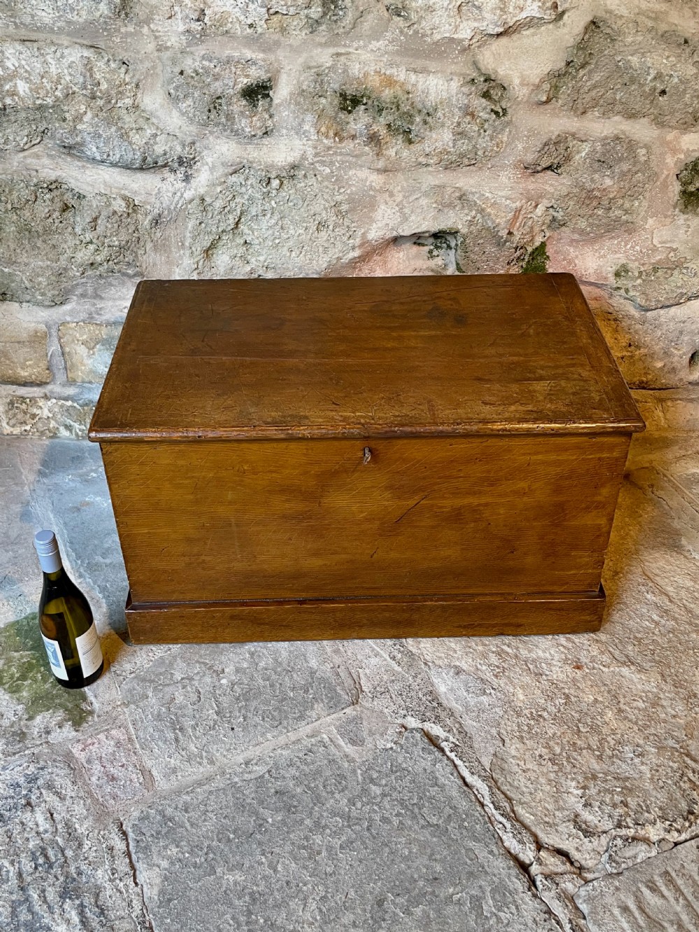 Storage trunk box View XXII