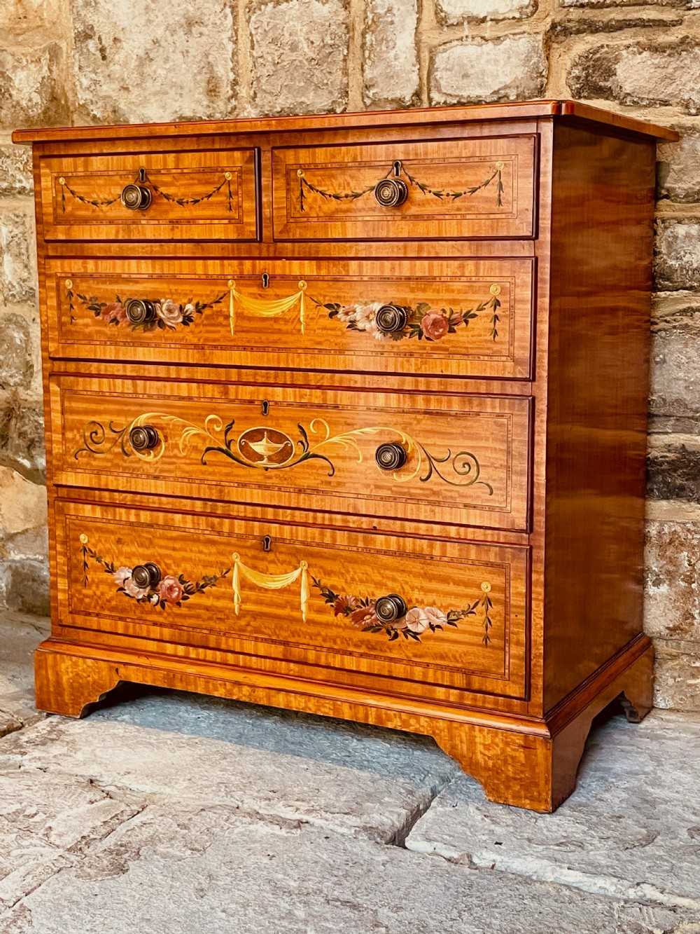 Small chest of drawers in satinwood View IV