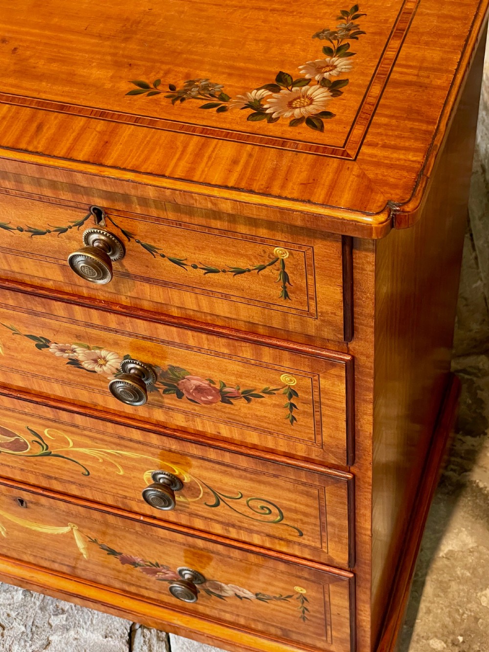 Small chest of drawers in satinwood View XXV