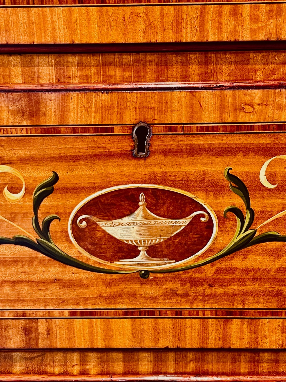 Small chest of drawers in satinwood View XXVII