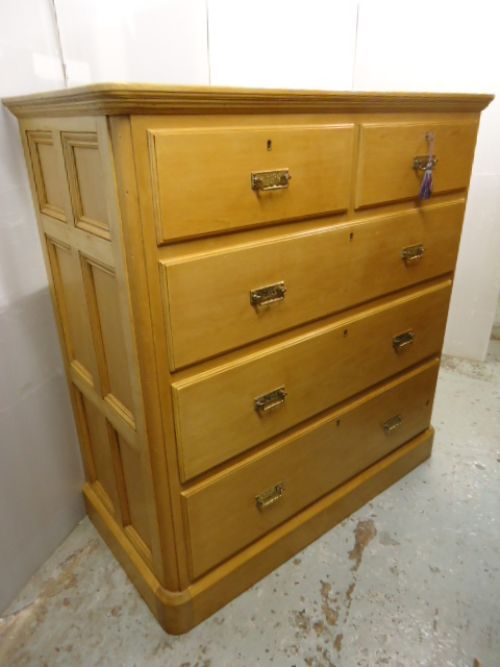 Very Good Quality Victorian Pine Chest of Drawers