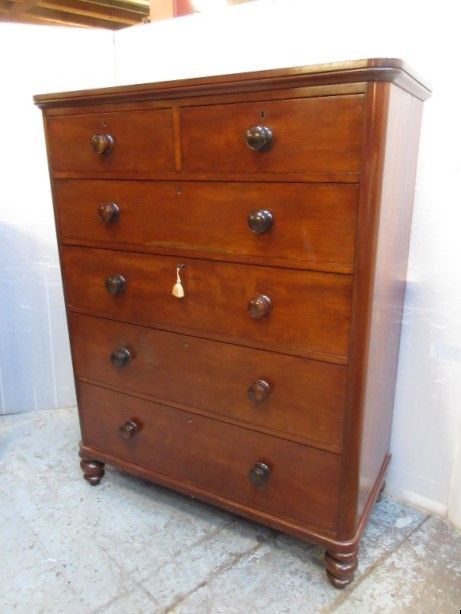 Quality Mahogany Chest of Drawers