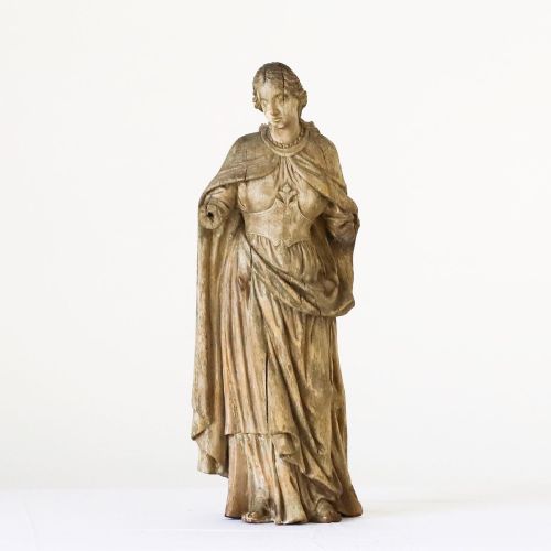 LATE 18TH EARLY 19TH CENTURY PINE CARVED FEMALE FIGURE IN CLOAK - ADDITIONAL PHOTO 1