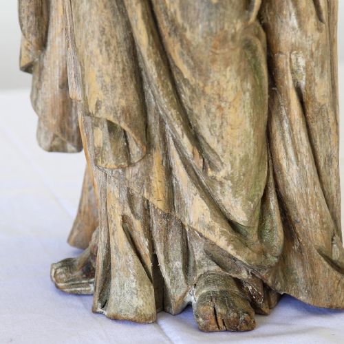 LATE 18TH EARLY 19TH CENTURY PINE CARVED FEMALE FIGURE IN CLOAK - ADDITIONAL PHOTO 8