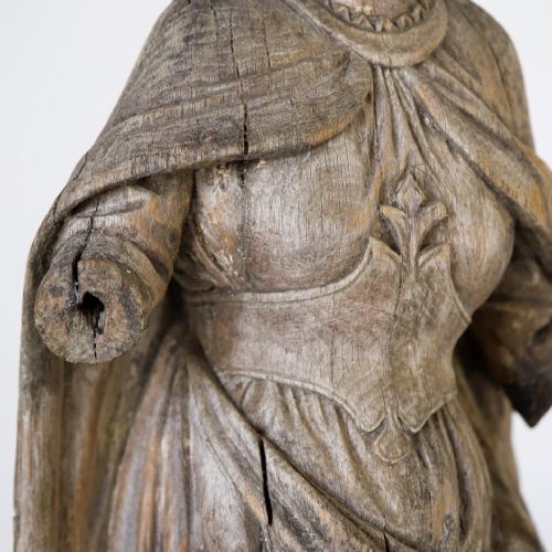 LATE 18TH EARLY 19TH CENTURY PINE CARVED FEMALE FIGURE IN CLOAK - ADDITIONAL PHOTO 18
