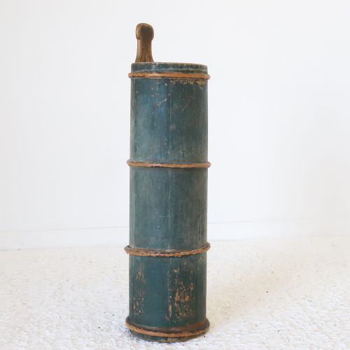 19TH CENTURY TRADITIONAL SWEDISH PAINTED PINE BUTTER CHURN - ADDITIONAL PHOTO 2