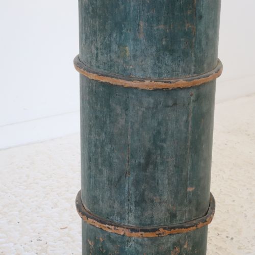 19TH CENTURY TRADITIONAL SWEDISH PAINTED PINE BUTTER CHURN - ADDITIONAL PHOTO 5