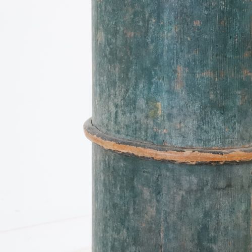 19TH CENTURY TRADITIONAL SWEDISH PAINTED PINE BUTTER CHURN - ADDITIONAL PHOTO 6