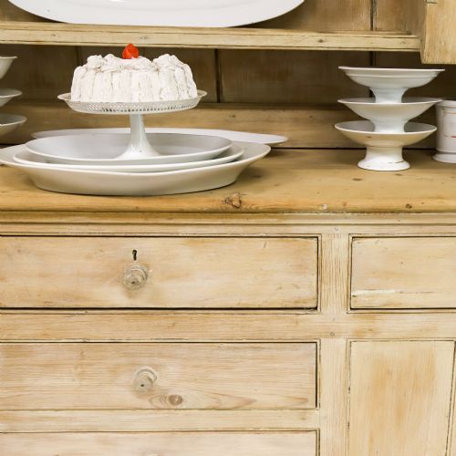 GRAND SCALE ENGLISH 19TH CENTURY COUNTRY HOUSE PINE KITCHEN DRESSER - ADDITIONAL PHOTO 3