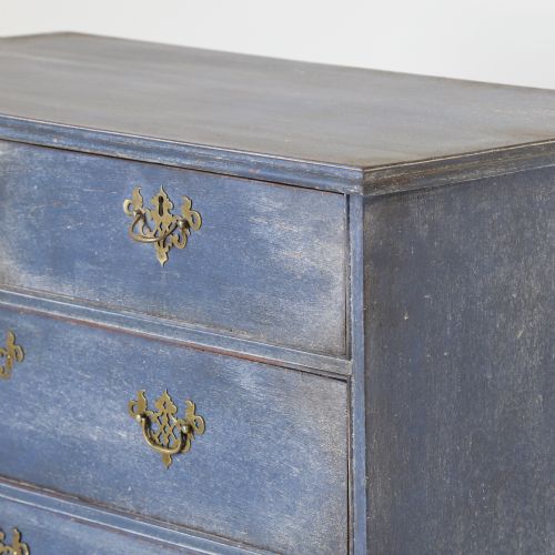 GEORGIAN CHEST OF DRAWERS LATER PAINTED DISTRESSED MOTTLED BLUE FINISH - ADDITIONAL PHOTO 4