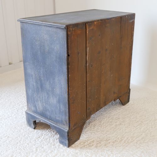GEORGIAN CHEST OF DRAWERS LATER PAINTED DISTRESSED MOTTLED BLUE FINISH - ADDITIONAL PHOTO 13