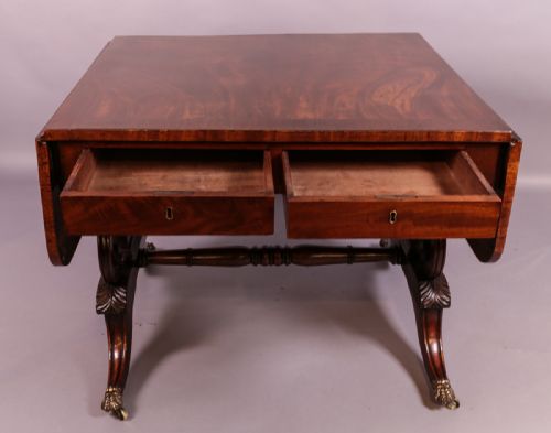 GEORGIAN MAHOGANY SOFA TABLE - ADDITIONAL PHOTO 1