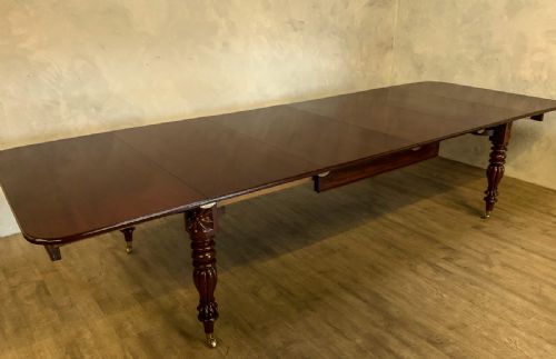 Excellent Early Victorian 4 Leaf Extending Dining Table Seats 12/14