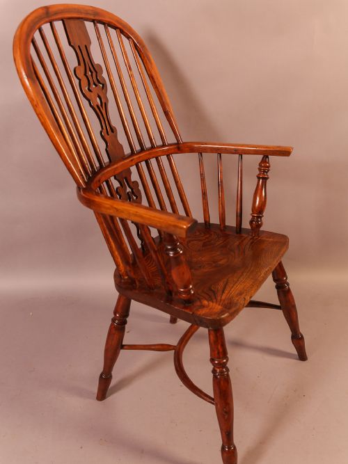 Very Good Yew Wood High Windsor Chair Lincolnshire G Wilson