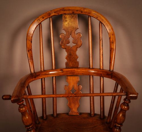 A RARE CHILDS HIGH CHAIR IN YEW WOOD - ADDITIONAL PHOTO 6