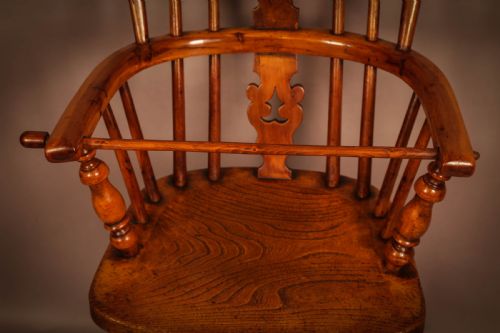 A RARE CHILDS HIGH CHAIR IN YEW WOOD - ADDITIONAL PHOTO 8