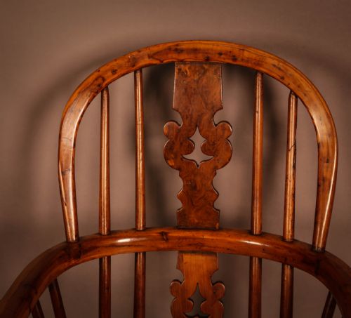 A RARE CHILDS HIGH CHAIR IN YEW WOOD - ADDITIONAL PHOTO 9
