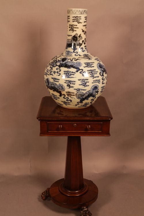 LARGE HEAVY ORIENTAL VASE - ADDITIONAL PHOTO 4