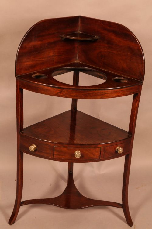 a georgian corner washstand in mahogany - CATEGORY: ANTIQUE FURNITURE - DATED 18TH CENTURY