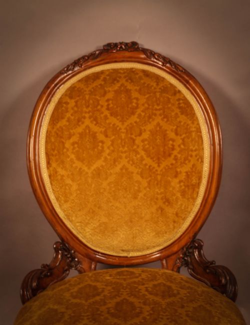A QUALITY VICTORIAN LADIES NURSING CHAIR IN WALNUT - ADDITIONAL PHOTO 1