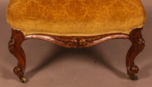 A QUALITY VICTORIAN LADIES NURSING CHAIR IN WALNUT - ADDITIONAL PHOTO 6