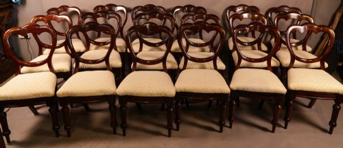 A SET OF 8 VICTORIAN MAHOGANY BALLOON BACK DINING CHAIRS - ADDITIONAL PHOTO 1