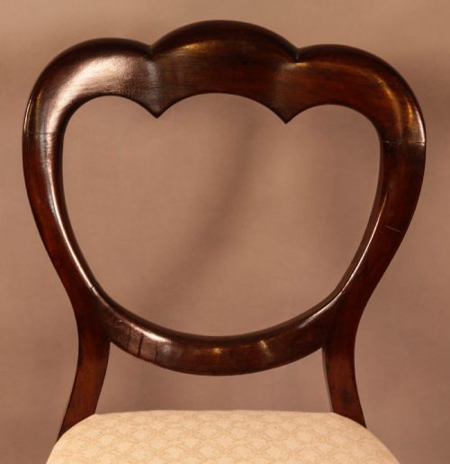 A SET OF 8 VICTORIAN MAHOGANY BALLOON BACK DINING CHAIRS - ADDITIONAL PHOTO 11