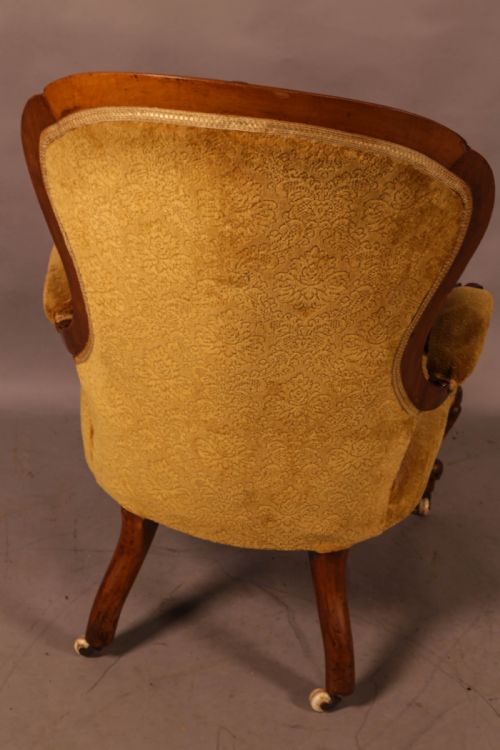 A VICTORIAN WALNUT SPOON BACK ARMCHAIR - ADDITIONAL PHOTO 8
