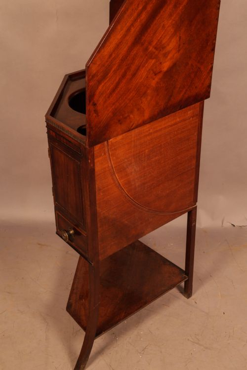 AN 18TH CENTURY MAHOGANY WASHSTAND - ADDITIONAL PHOTO 3