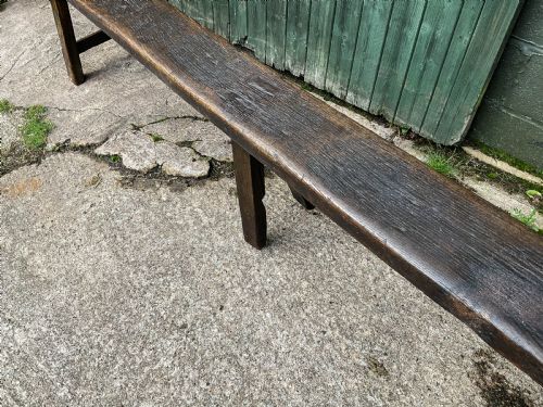 A LARGE 18TH CENTURY OAK BENCH FROM THE ARCHBISHOPS PALACE YORK - ADDITIONAL PHOTO 4