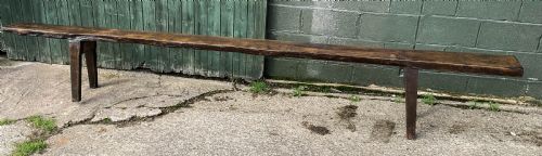 AN 18TH CENTURY OAK BENCH FROM BISHOPTHORPE PALACE YORK - ADDITIONAL PHOTO 1